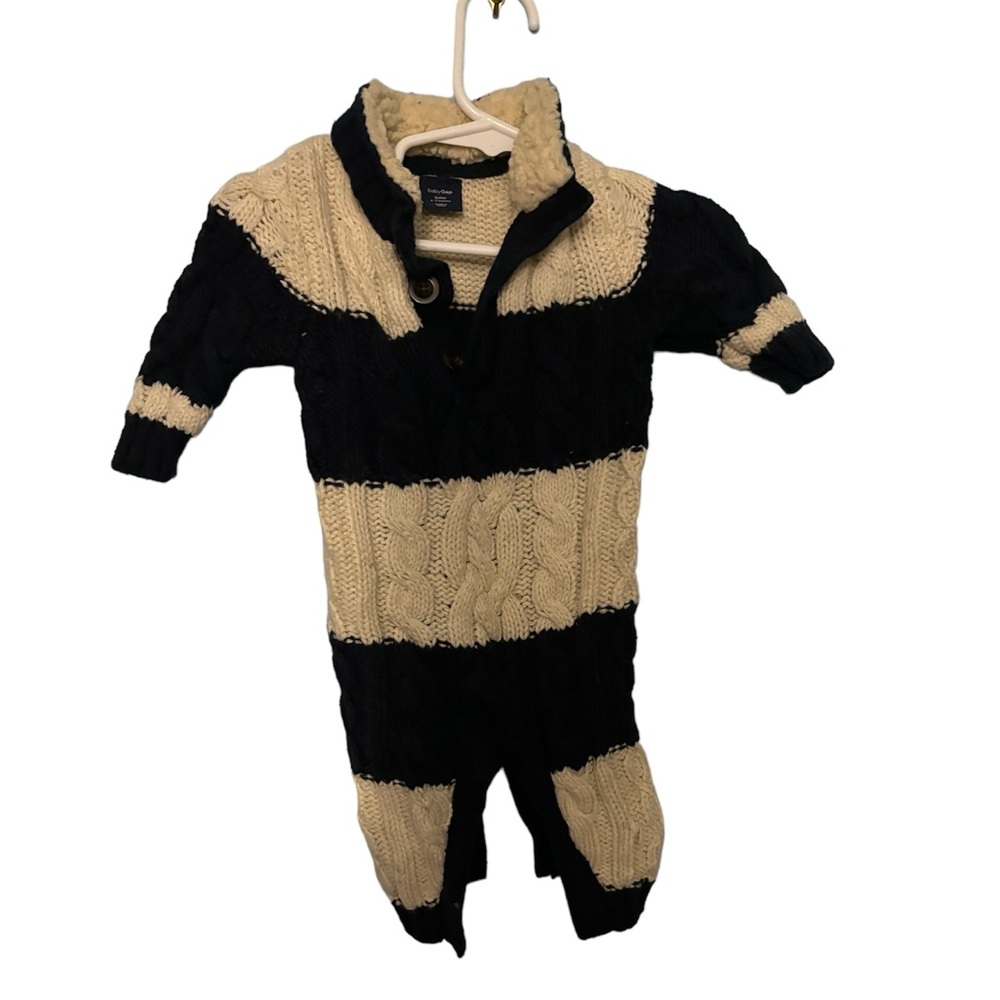 Baby Gap Fleece Lined Neck Sweater One Piece Snap Bottom Closure 0-3 Months